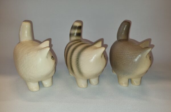 Katten Moa Midi x 3 = vit, grå samt vit/grå randig - Bild 3